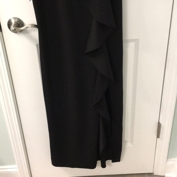 Formal floral floor length gown - Picture 4 of 9